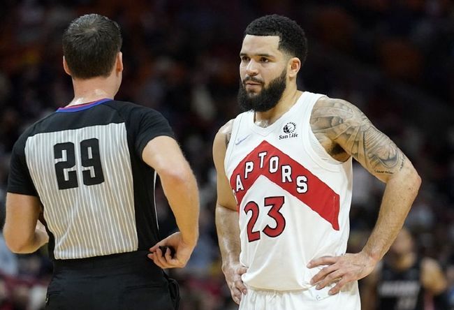 他在聯賽中 他在聯賽中