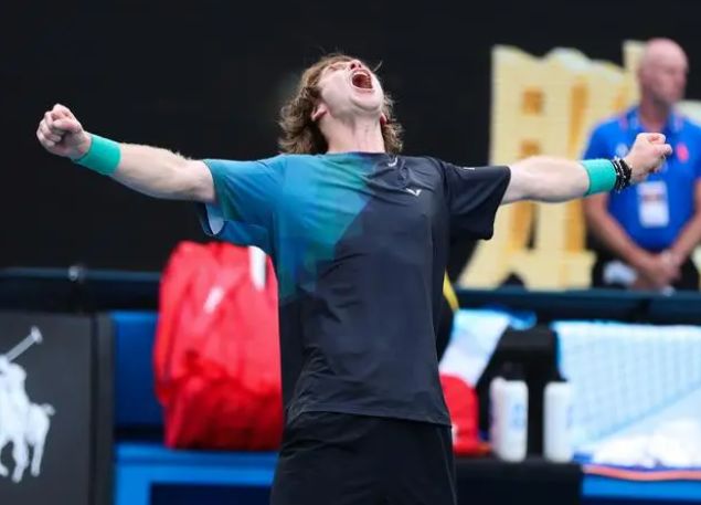 射威胁在球 射威胁在球